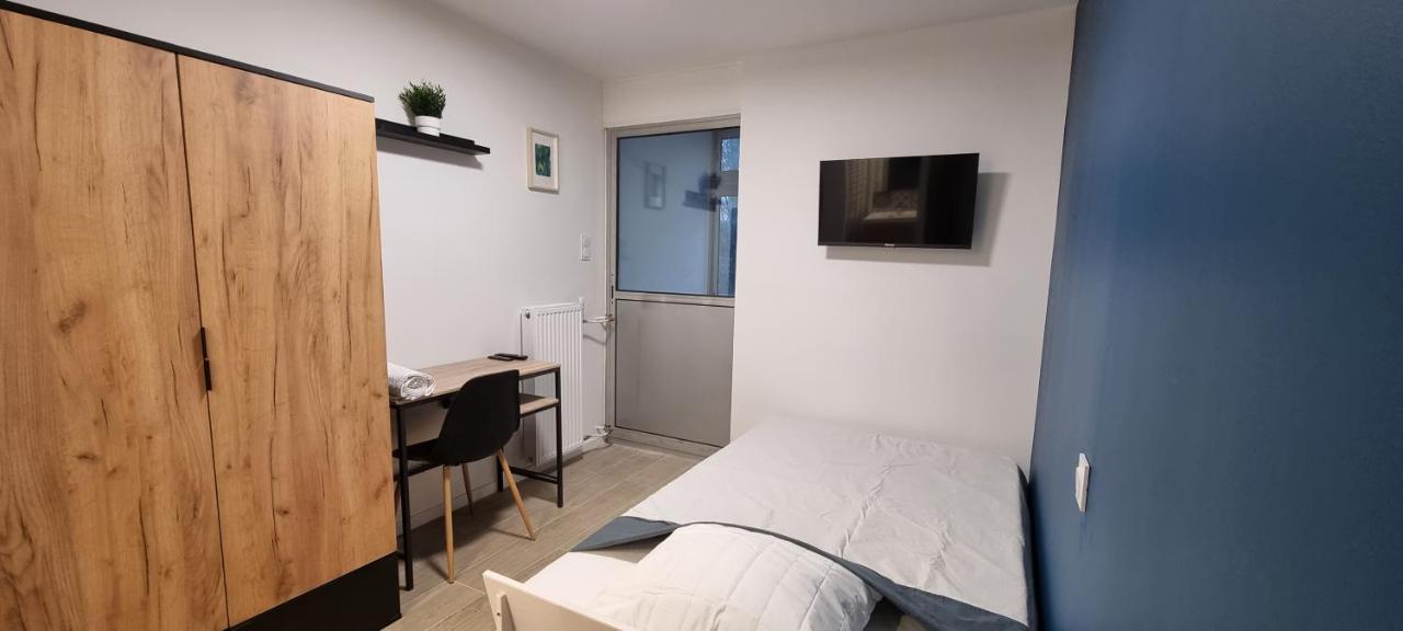 Avec Douche Privative Dans Partage - Metro - Wifi Apartment